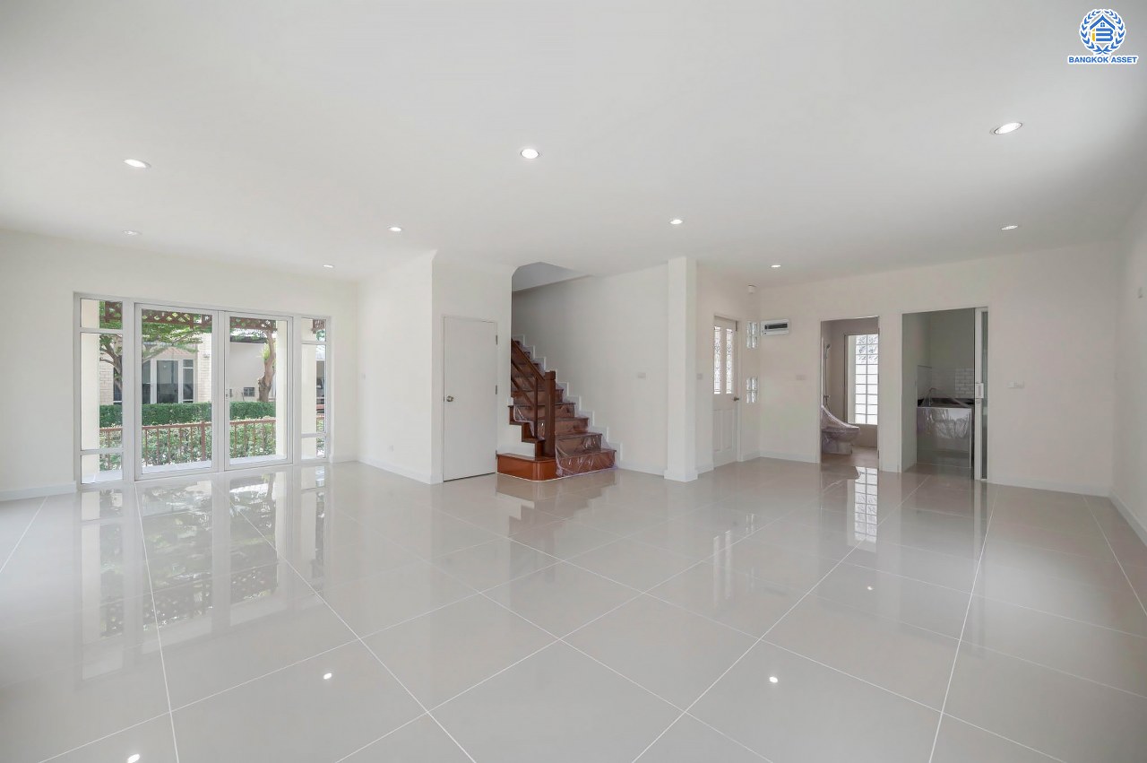 บ้านมือสองตกแต่งใหม่ โครงการ อนันตธารา ทวีวัฒนา เนื้อที่ 60 ตร.ว. พื้นที่ใช้สอย 166 ตร.ม. ฟังก์ชันจัดเต็ม 3 ห้องนอน 3 ห้องน้ำ จอดรถได้ 2 คัน ตอบโจทย์ทุกการเดินทาง บนทำเลศักยภาพ ติดถนนบรมราชชนนี เชื่อมต่อทางคู่ขนานลอยฟ้า ใกล้รถไฟฟ้าสายสีน้ำเงิน "สถานีบางพลัด"